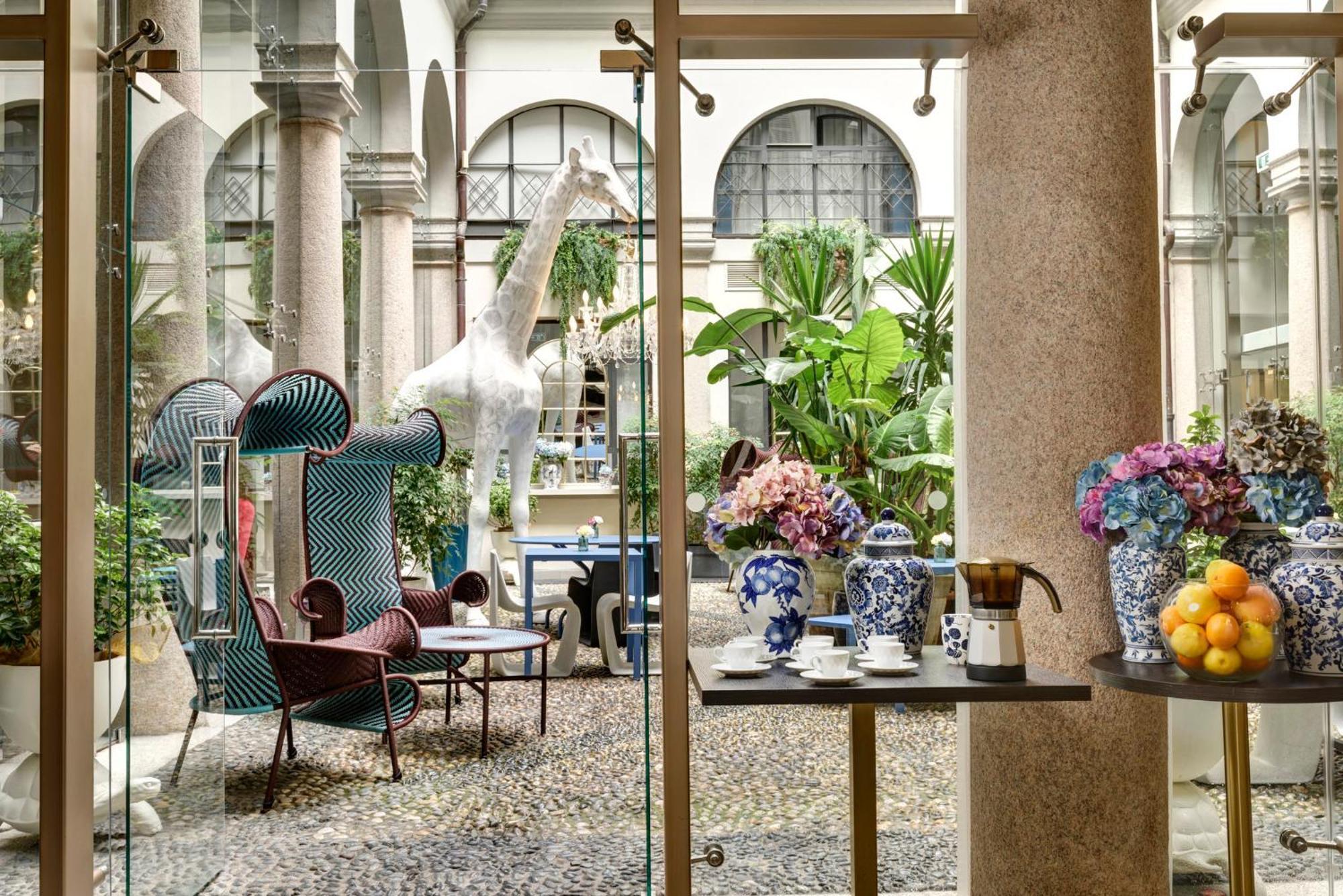 Hotel Indigo Milan - Corso Monforte, an IHG Hotel Esterno foto